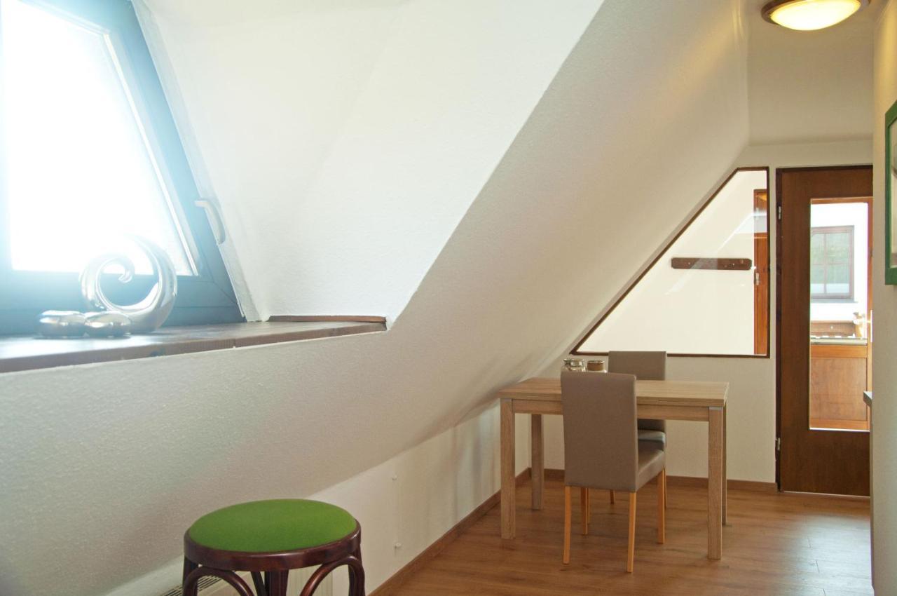 Wg Bernstein - Reetdachhaus - Ruhe Und Seeblick Sellin  Exteriör bild