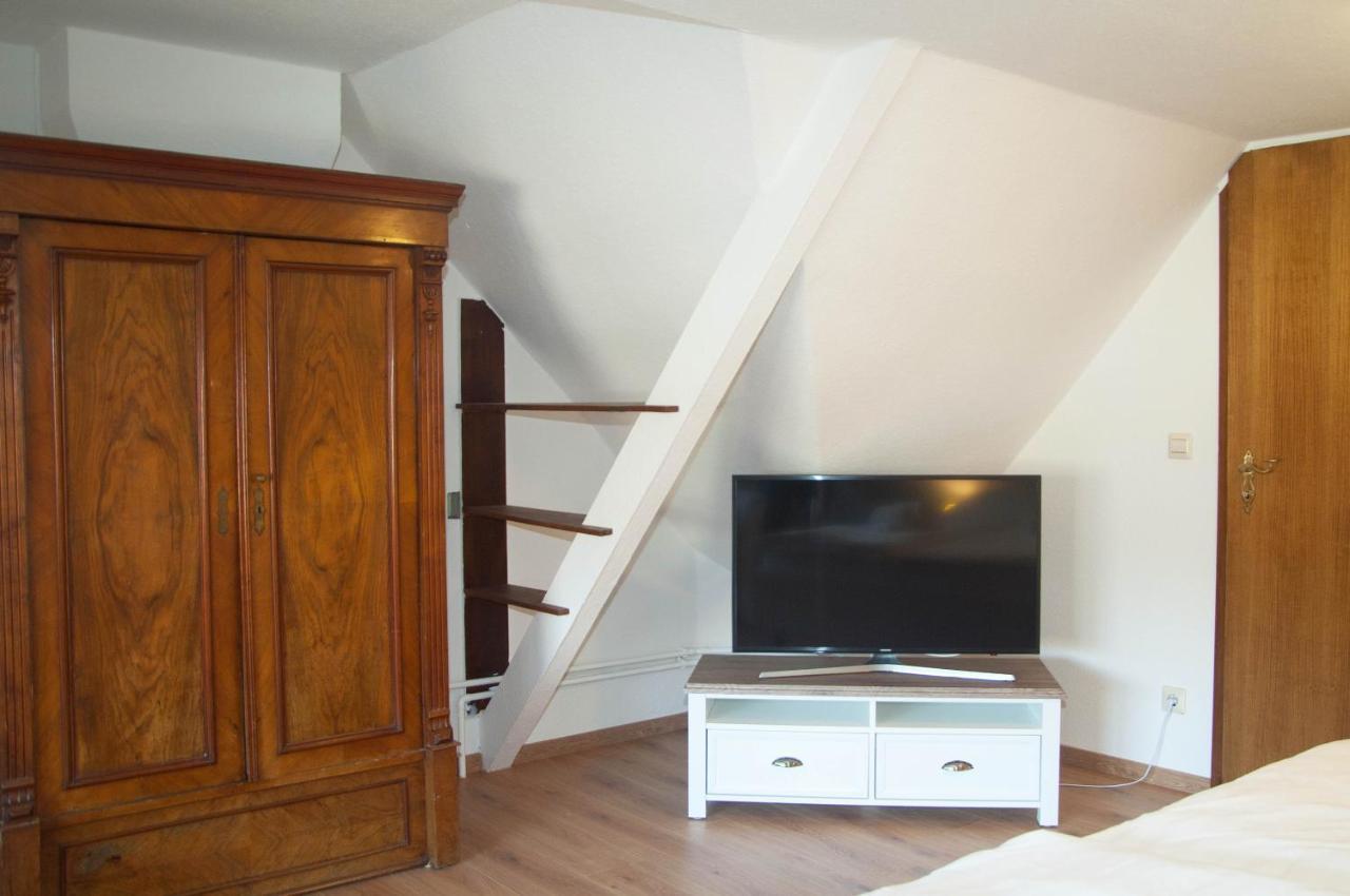 Wg Bernstein - Reetdachhaus - Ruhe Und Seeblick Sellin  Exteriör bild
