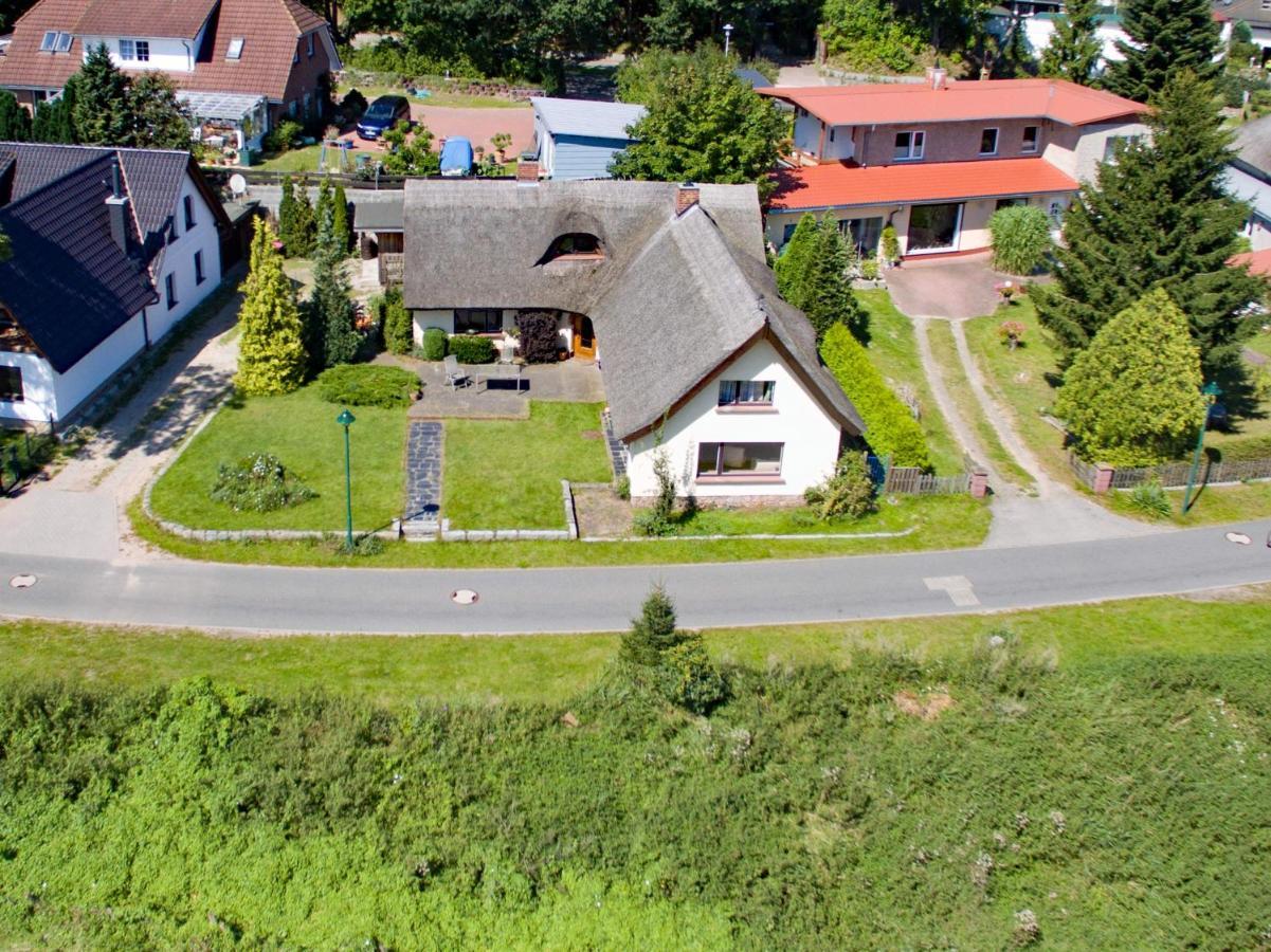 Wg Bernstein - Reetdachhaus - Ruhe Und Seeblick Sellin  Exteriör bild