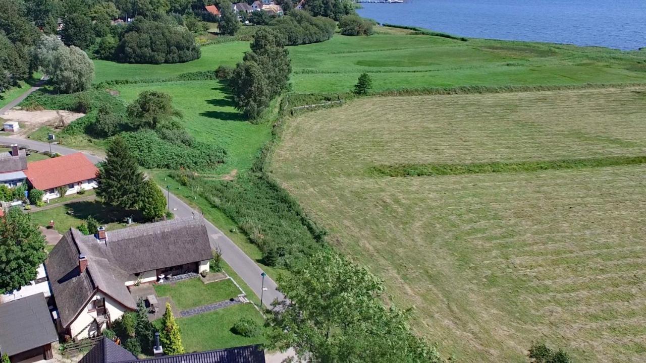 Wg Bernstein - Reetdachhaus - Ruhe Und Seeblick Sellin  Exteriör bild
